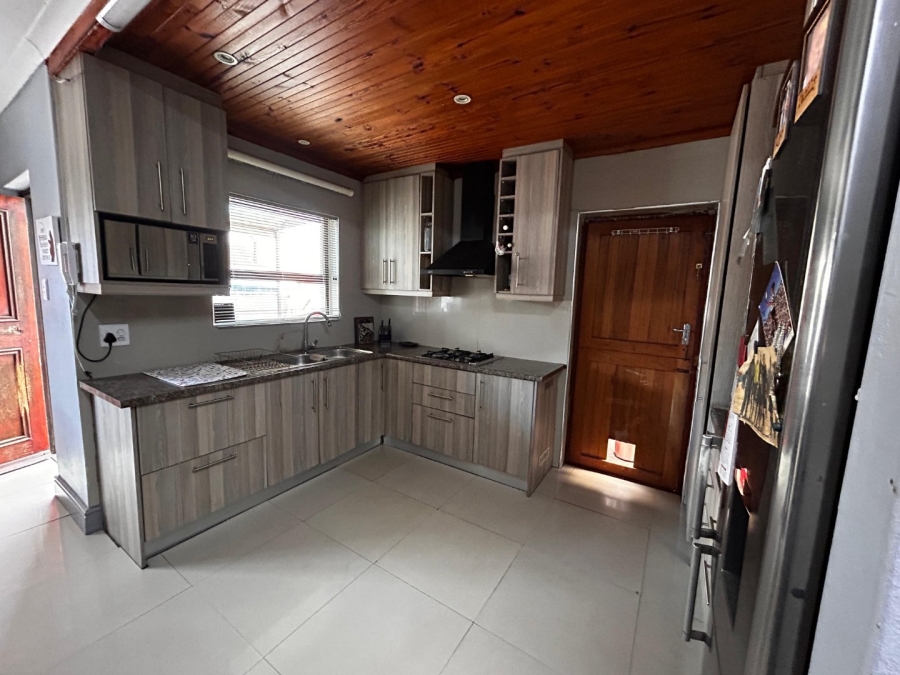 5 Bedroom Property for Sale in Colorado Park Western Cape
